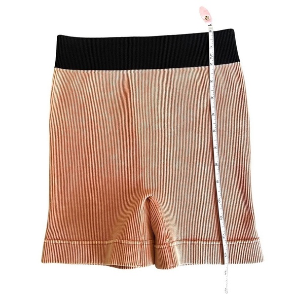 Ribbed Ash Rose Washed Color Seamless Bike Shorts Size L/XL - Picture 8 of 10